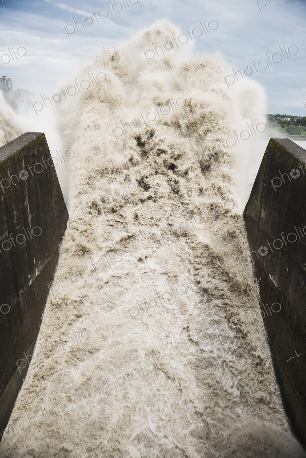 Water crashing through spout