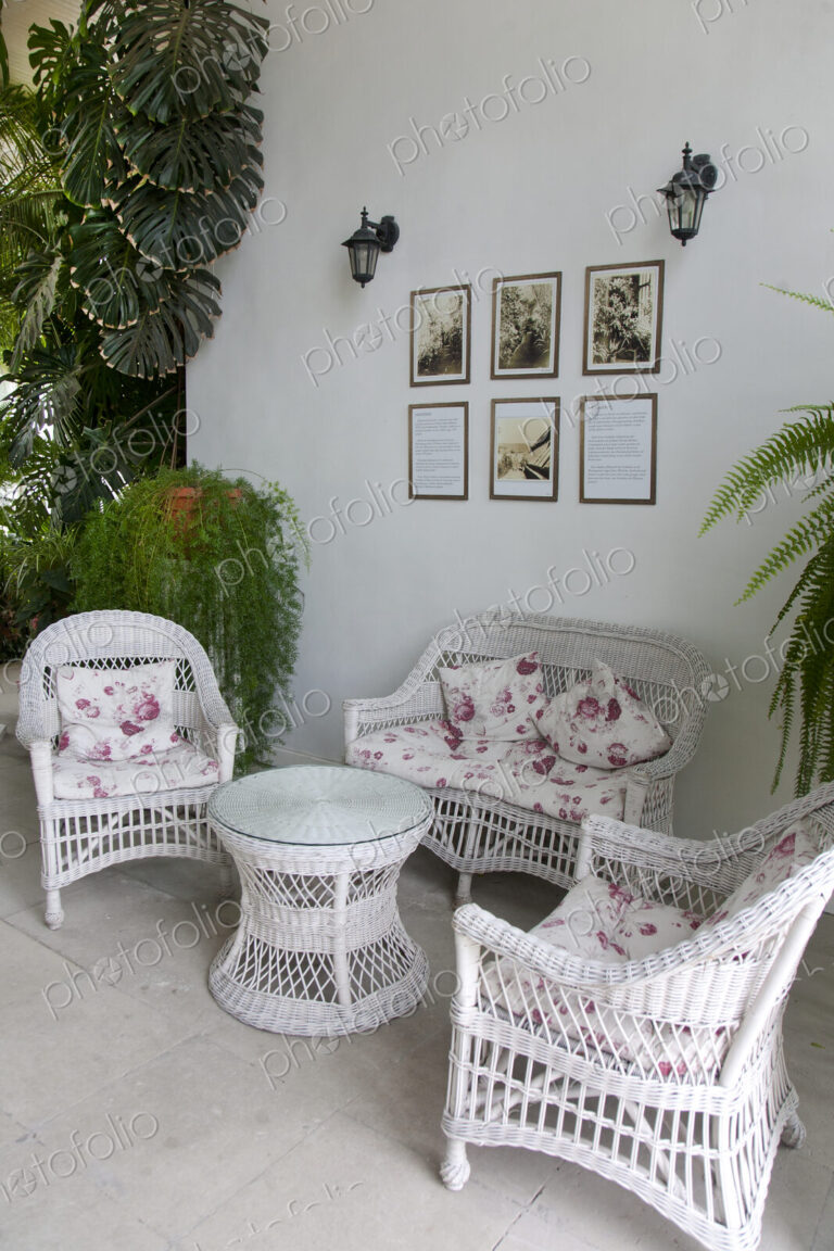 White Wicker Furniture