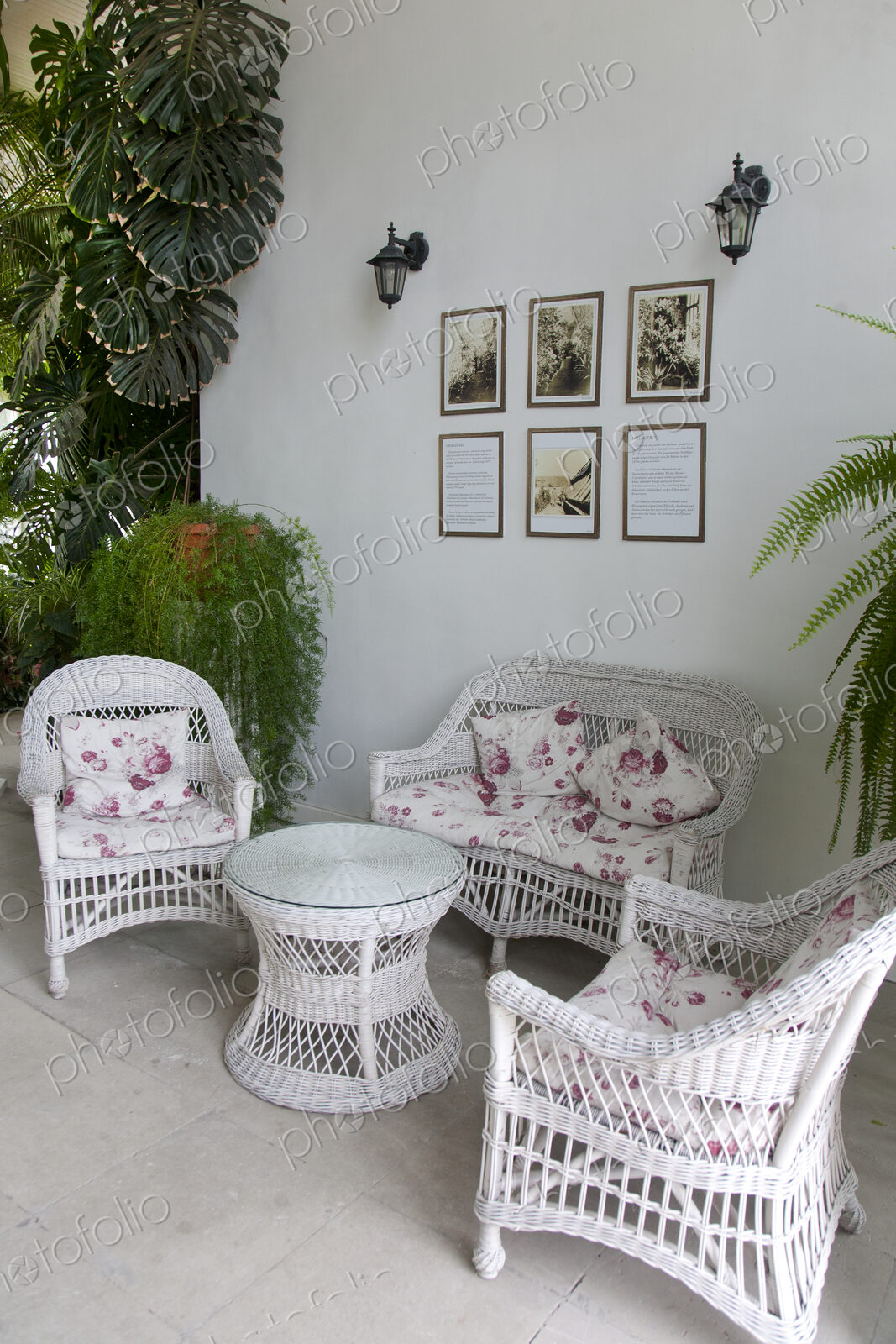 White Wicker Furniture