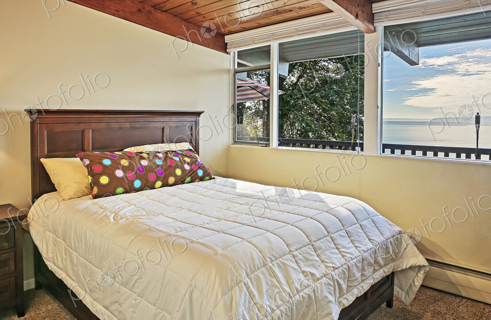Window and bed in bedroom