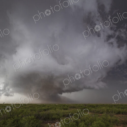 Wrapping RFD on the SE side of the Hook on a Tornado-Warned Supercell Wrapping RFD on the SE side of the Hook on a Tornado-Warned Supercell