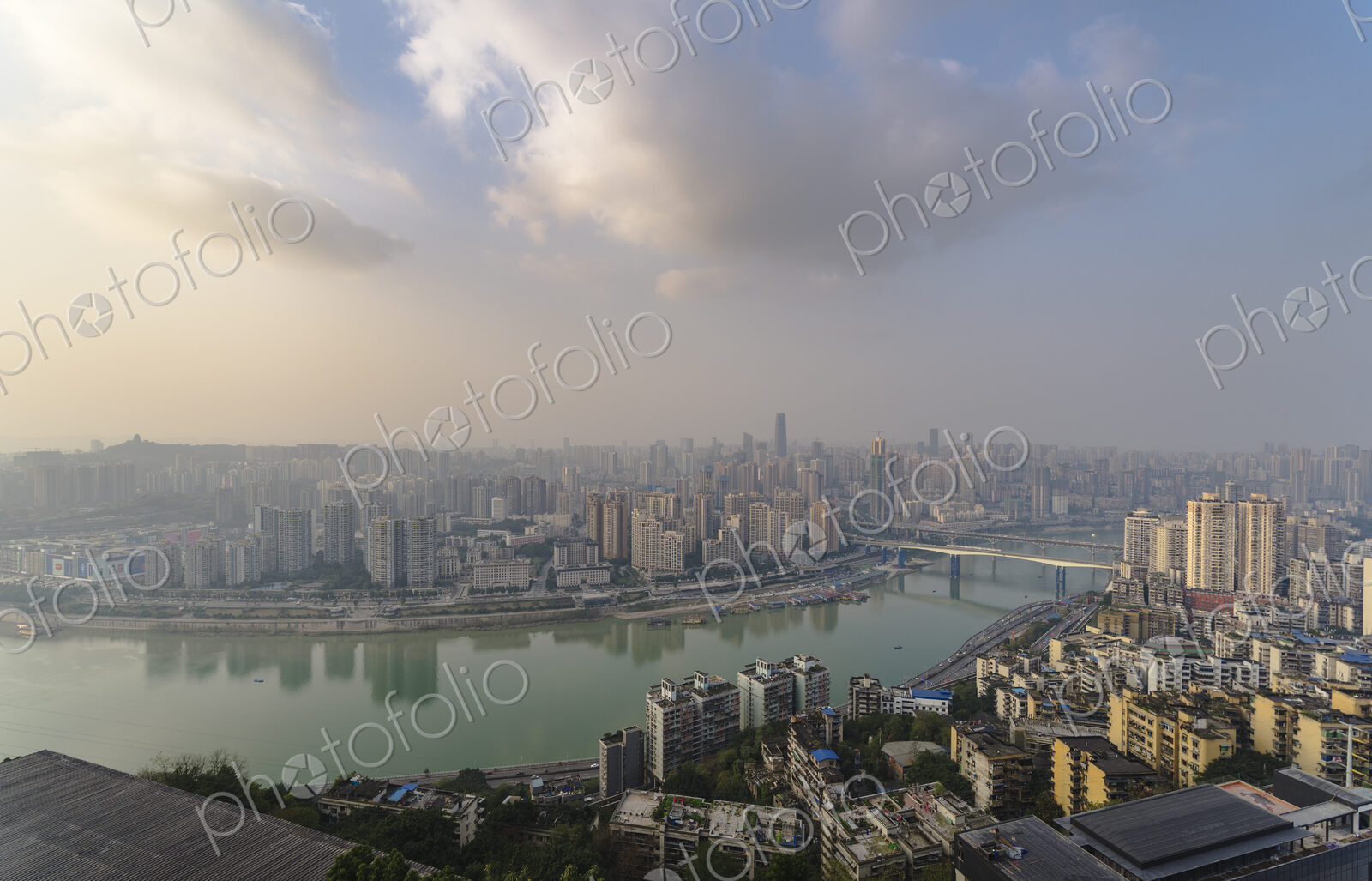 Yangtze River running through Chongqing
