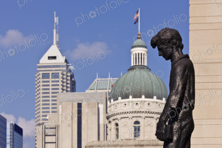 Young Abraham Lincoln Statue